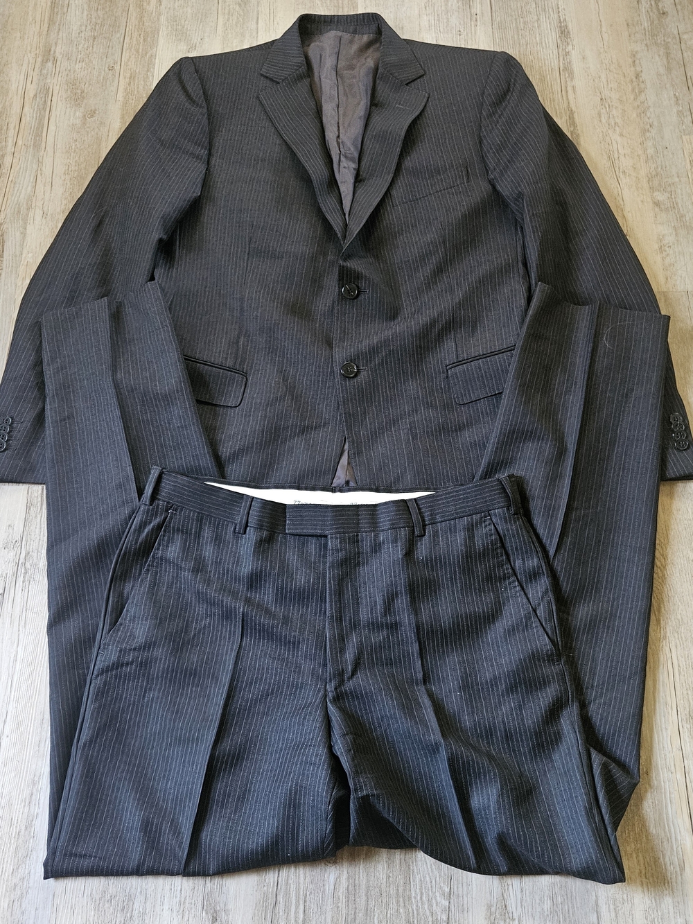 Ermenegildo Zegna Men's Charcoal Wool Pinstripe Single Breasted 2-Piece Suit 42R